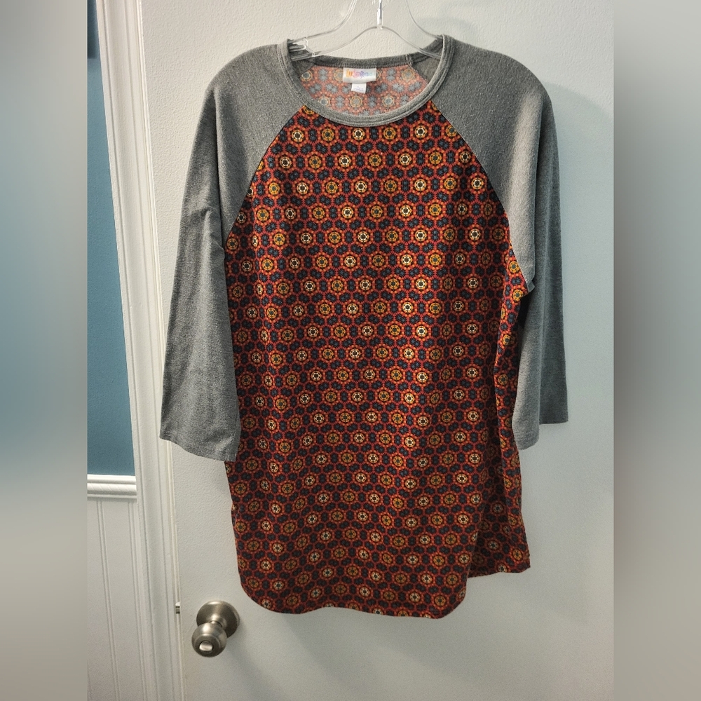 Lularoe Gray and Patterned Raglan Sleeve Shirt Large 3/4 sleeves